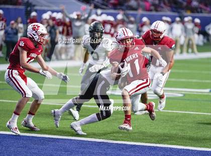 Thumbnail 2 in Glen Rose vs. Pleasant Grove (UIL 4A D2 Area Playoff) photogallery.