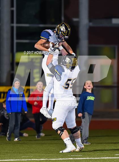 Thumbnail 2 in Stephenville vs. Hirschi (UIL 4A Division 1 Regional Final) photogallery.