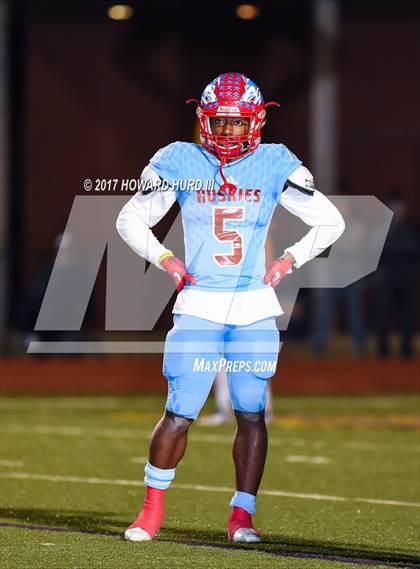 Thumbnail 1 in Stephenville vs. Hirschi (UIL 4A Division 1 Regional Final) photogallery.