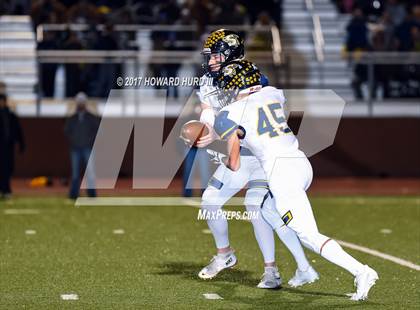 Thumbnail 1 in Stephenville vs. Hirschi (UIL 4A Division 1 Regional Final) photogallery.