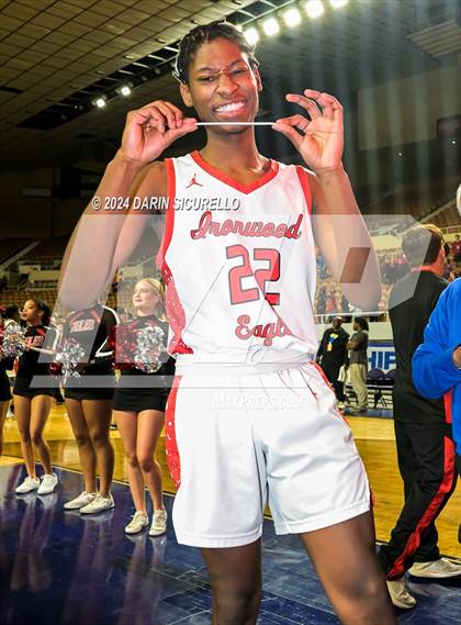 Thumbnail 1 in Ironwood vs Casteel (AIA 5A Final Awards) photogallery.