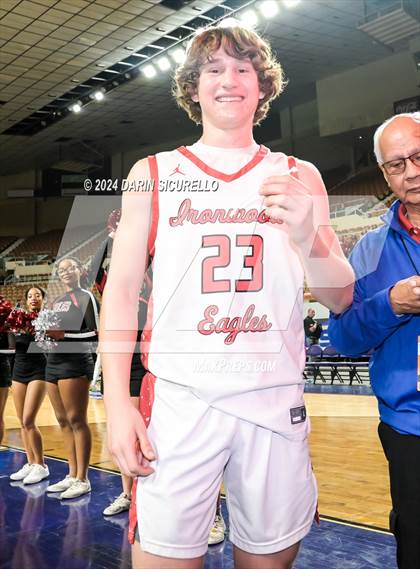 Thumbnail 1 in Ironwood vs Casteel (AIA 5A Final Awards) photogallery.