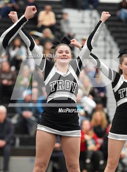 Thumbnail 2 in Utica vs. Troy (MHSAA Districts) photogallery.