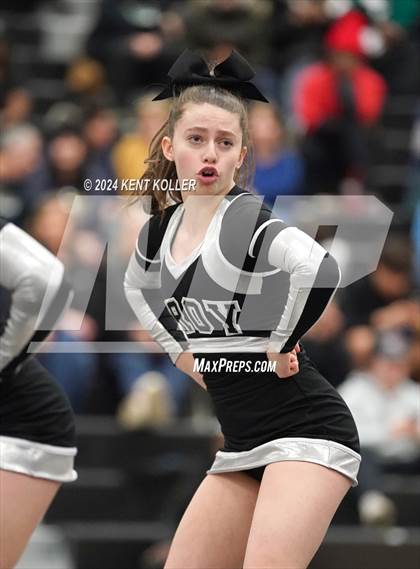 Thumbnail 3 in Utica vs. Troy (MHSAA Districts) photogallery.