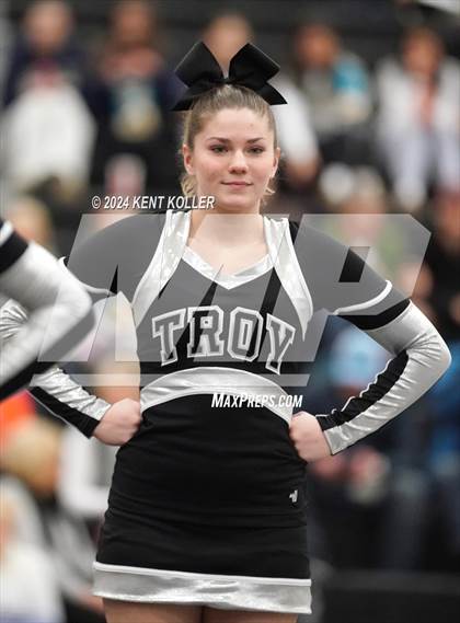 Thumbnail 2 in Utica vs. Troy (MHSAA Districts) photogallery.