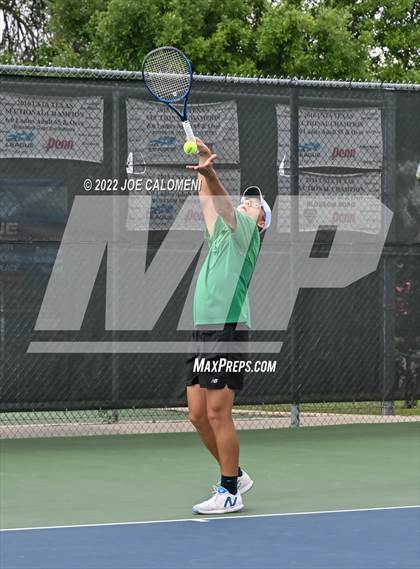 Thumbnail 2 in Idalou vs Wall (UIL 3A Boys Singles State Finals) photogallery.