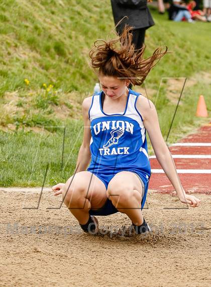 Thumbnail 2 in WPIAL AA Track Qualifier  photogallery.