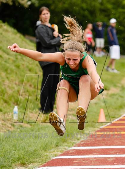 Thumbnail 2 in WPIAL AA Track Qualifier  photogallery.