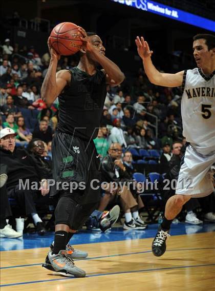 Thumbnail 3 in Lincoln vs. La Costa Canyon (CIF D2 SoCal Regional Final) photogallery.