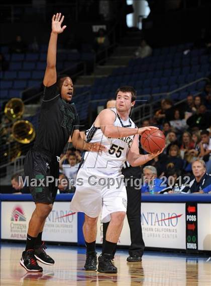 Thumbnail 2 in Lincoln vs. La Costa Canyon (CIF D2 SoCal Regional Final) photogallery.