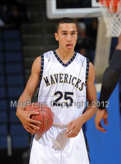 Thumbnail 1 in Lincoln vs. La Costa Canyon (CIF D2 SoCal Regional Final) photogallery.