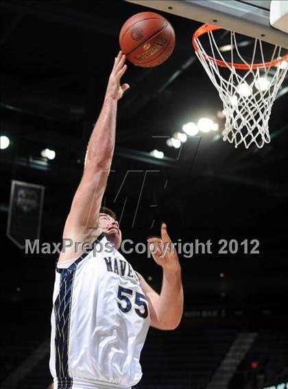 Thumbnail 3 in Lincoln vs. La Costa Canyon (CIF D2 SoCal Regional Final) photogallery.