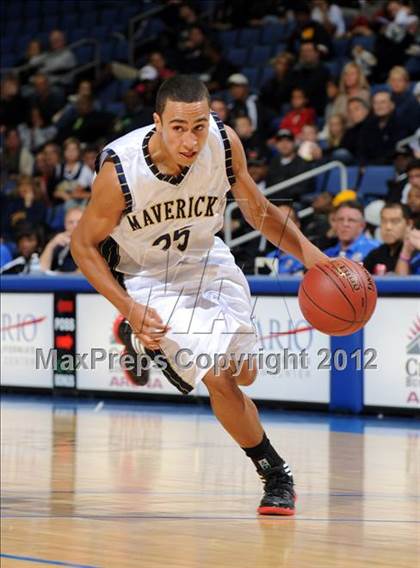 Thumbnail 1 in Lincoln vs. La Costa Canyon (CIF D2 SoCal Regional Final) photogallery.