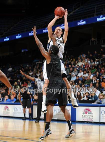 Thumbnail 1 in Lincoln vs. La Costa Canyon (CIF D2 SoCal Regional Final) photogallery.