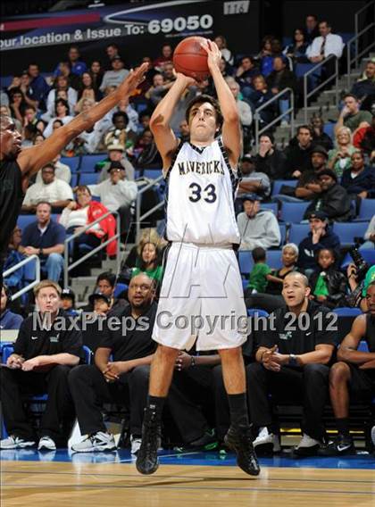 Thumbnail 3 in Lincoln vs. La Costa Canyon (CIF D2 SoCal Regional Final) photogallery.