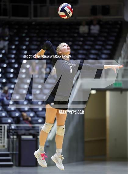 Thumbnail 1 in Windthorst vs. Crawford (UIL 2A Volleyball Semifinal) photogallery.