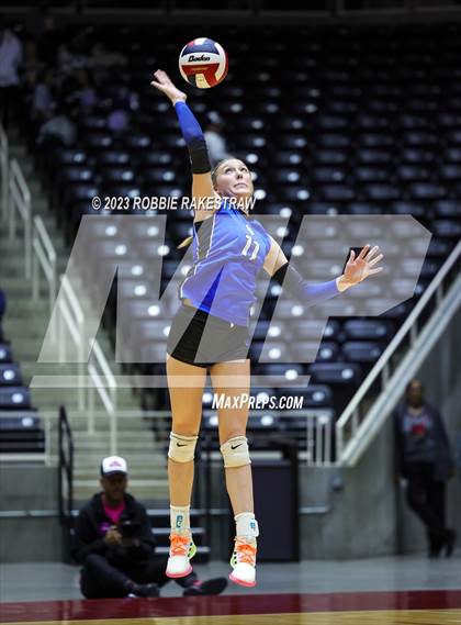 Thumbnail 2 in Windthorst vs. Crawford (UIL 2A Volleyball Semifinal) photogallery.