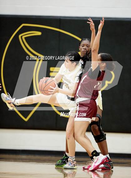 Thumbnail 2 in Lewisville vs Fossil Ridge photogallery.