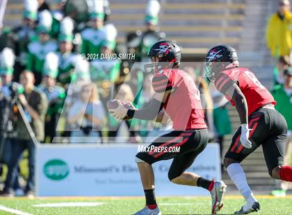 Thumbnail 2 in Smithville vs. Hannibal - MSHSAA Class 4 Show-Me Bowl photogallery.