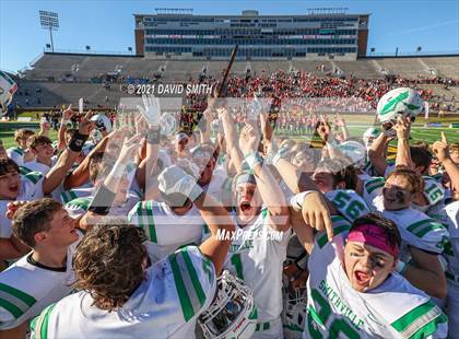 Thumbnail 2 in Smithville vs. Hannibal - MSHSAA Class 4 Show-Me Bowl photogallery.