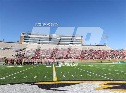 Thumbnail 1 in Smithville vs. Hannibal - MSHSAA Class 4 Show-Me Bowl photogallery.