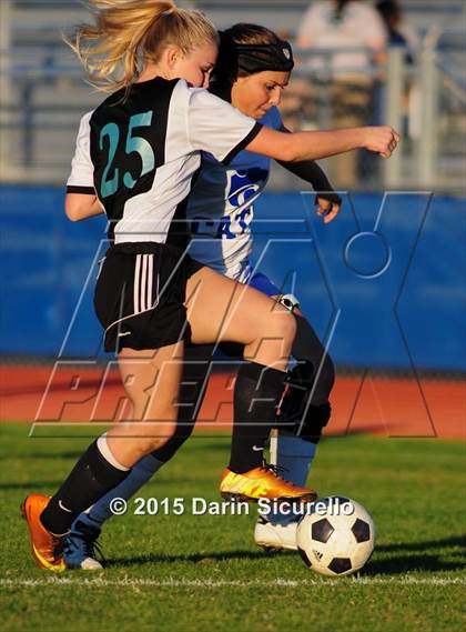 Thumbnail 2 in Mesquite vs. Highland photogallery.