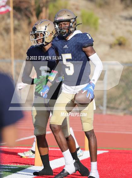 Thumbnail 2 in Mater Dei Catholic vs. Red Mountain (Honor Bowl) photogallery.