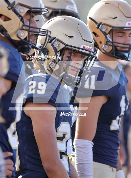Thumbnail 2 in Mater Dei Catholic vs. Red Mountain (Honor Bowl) photogallery.