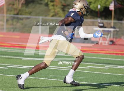 Thumbnail 1 in Mater Dei Catholic vs. Red Mountain (Honor Bowl) photogallery.