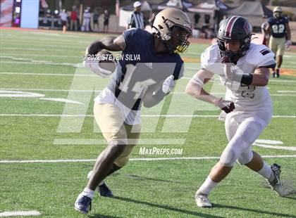 Thumbnail 2 in Mater Dei Catholic vs. Red Mountain (Honor Bowl) photogallery.