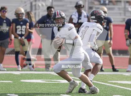 Thumbnail 1 in Mater Dei Catholic vs. Red Mountain (Honor Bowl) photogallery.