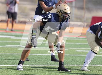 Thumbnail 2 in Mater Dei Catholic vs. Red Mountain (Honor Bowl) photogallery.