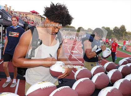 Thumbnail 3 in Mater Dei Catholic vs. Red Mountain (Honor Bowl) photogallery.