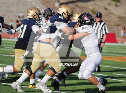 Thumbnail 3 in Mater Dei Catholic vs. Red Mountain (Honor Bowl) photogallery.