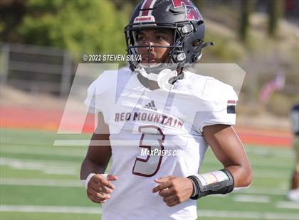 Thumbnail 3 in Mater Dei Catholic vs. Red Mountain (Honor Bowl) photogallery.