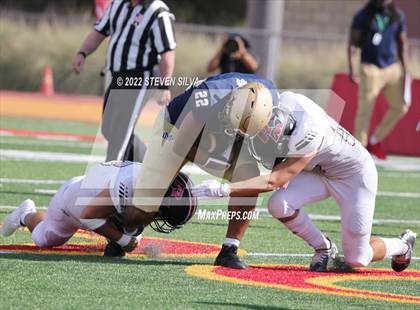 Thumbnail 3 in Mater Dei Catholic vs. Red Mountain (Honor Bowl) photogallery.
