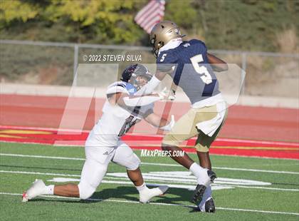 Thumbnail 2 in Mater Dei Catholic vs. Red Mountain (Honor Bowl) photogallery.