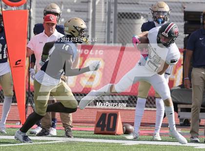 Thumbnail 2 in Mater Dei Catholic vs. Red Mountain (Honor Bowl) photogallery.