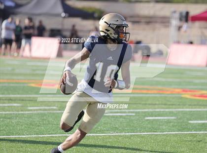 Thumbnail 1 in Mater Dei Catholic vs. Red Mountain (Honor Bowl) photogallery.