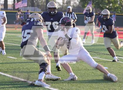 Thumbnail 2 in Mater Dei Catholic vs. Red Mountain (Honor Bowl) photogallery.