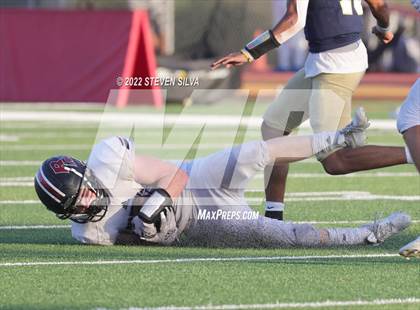 Thumbnail 3 in Mater Dei Catholic vs. Red Mountain (Honor Bowl) photogallery.