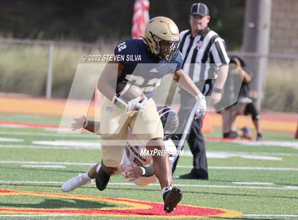 Thumbnail 2 in Mater Dei Catholic vs. Red Mountain (Honor Bowl) photogallery.