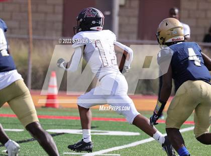Thumbnail 2 in Mater Dei Catholic vs. Red Mountain (Honor Bowl) photogallery.