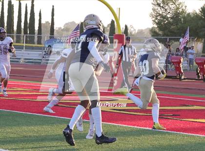 Thumbnail 2 in Mater Dei Catholic vs. Red Mountain (Honor Bowl) photogallery.