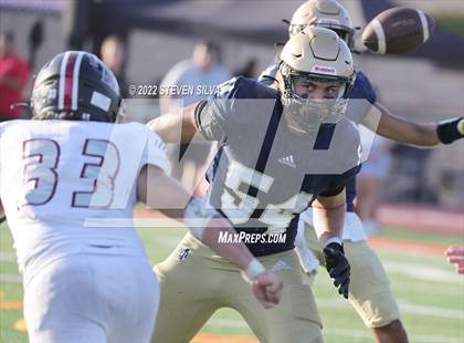 Thumbnail 2 in Mater Dei Catholic vs. Red Mountain (Honor Bowl) photogallery.