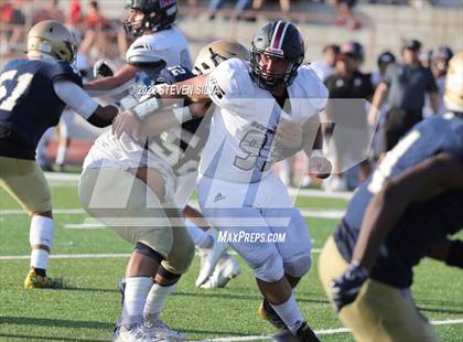 Thumbnail 2 in Mater Dei Catholic vs. Red Mountain (Honor Bowl) photogallery.