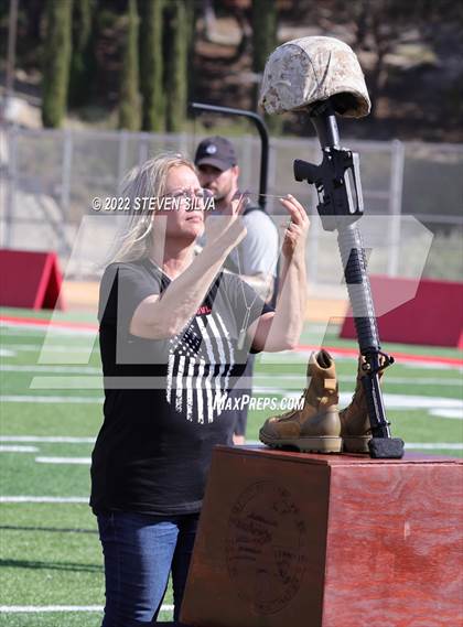 Thumbnail 1 in Mater Dei Catholic vs. Red Mountain (Honor Bowl) photogallery.