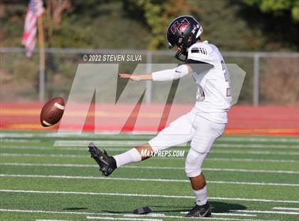 Thumbnail 2 in Mater Dei Catholic vs. Red Mountain (Honor Bowl) photogallery.