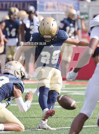 Thumbnail 3 in Mater Dei Catholic vs. Red Mountain (Honor Bowl) photogallery.
