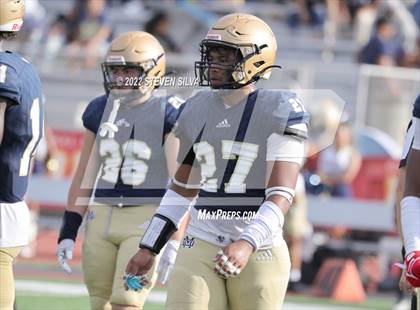 Thumbnail 2 in Mater Dei Catholic vs. Red Mountain (Honor Bowl) photogallery.